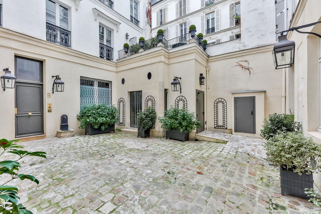 Love Nest In Saint Germain باريس المظهر الخارجي الصورة